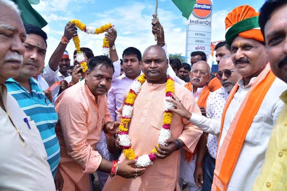 भाजपा नेता अरुण देव द्वारा भव्य तिरंगा रैली का किया गया आयोजन