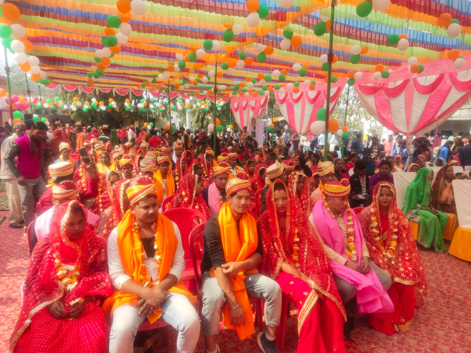 मुख्यमंत्री सामूहिक विवाह में 259 जोड़ो का विवाह धार्मिक रीति रिवाज से संपन्न